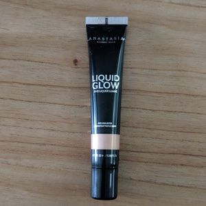 Anastasia Beverly Hills Liquid Glow "Oyster"